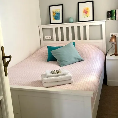 Charming And Modernly Designed 2 Bedroom - Old Town 아파트