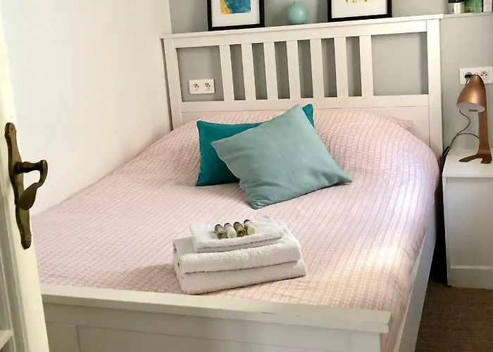 Charming And Modernly Designed 2 Bedroom - Old Town 아파트