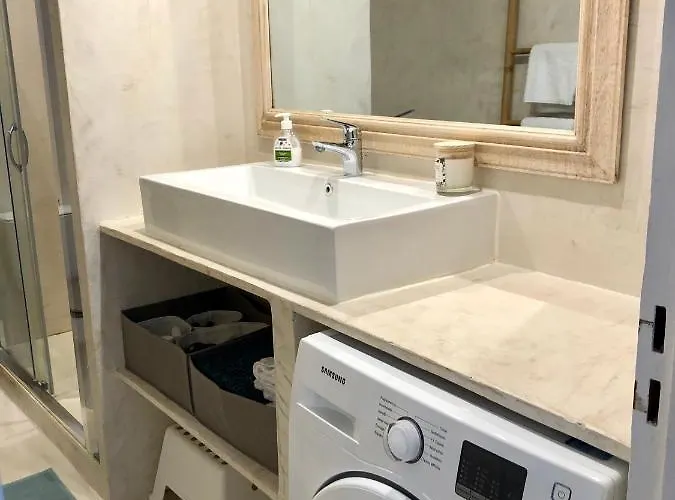 아파트 Charming And Modernly Designed 2 Bedroom - Old Town 앙티브