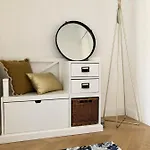 Charming And Modernly Designed 2 Bedroom - Old Town Appartement